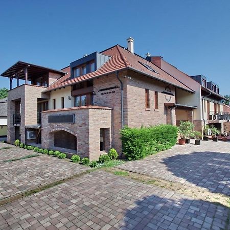 Várfürdő Panzió Gyula Exterior foto
