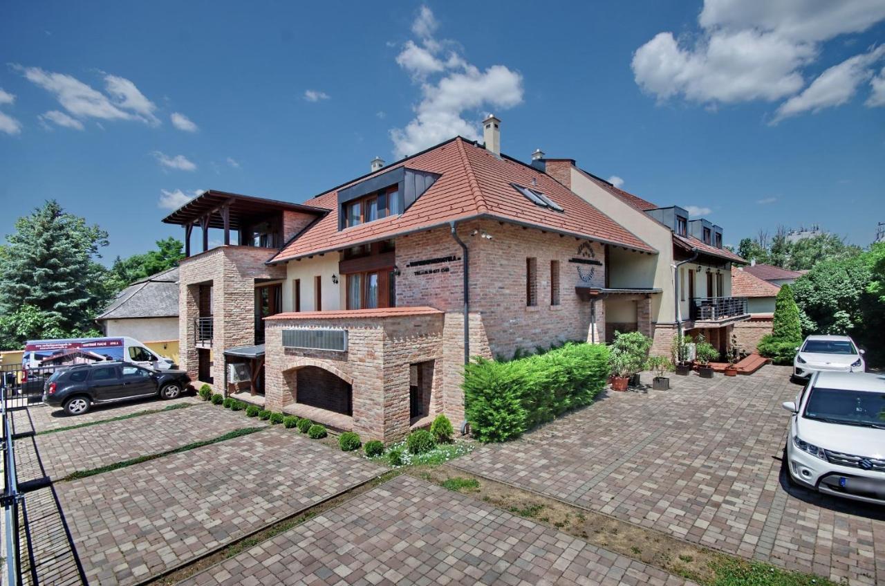 Várfürdő Panzió Gyula Exterior foto