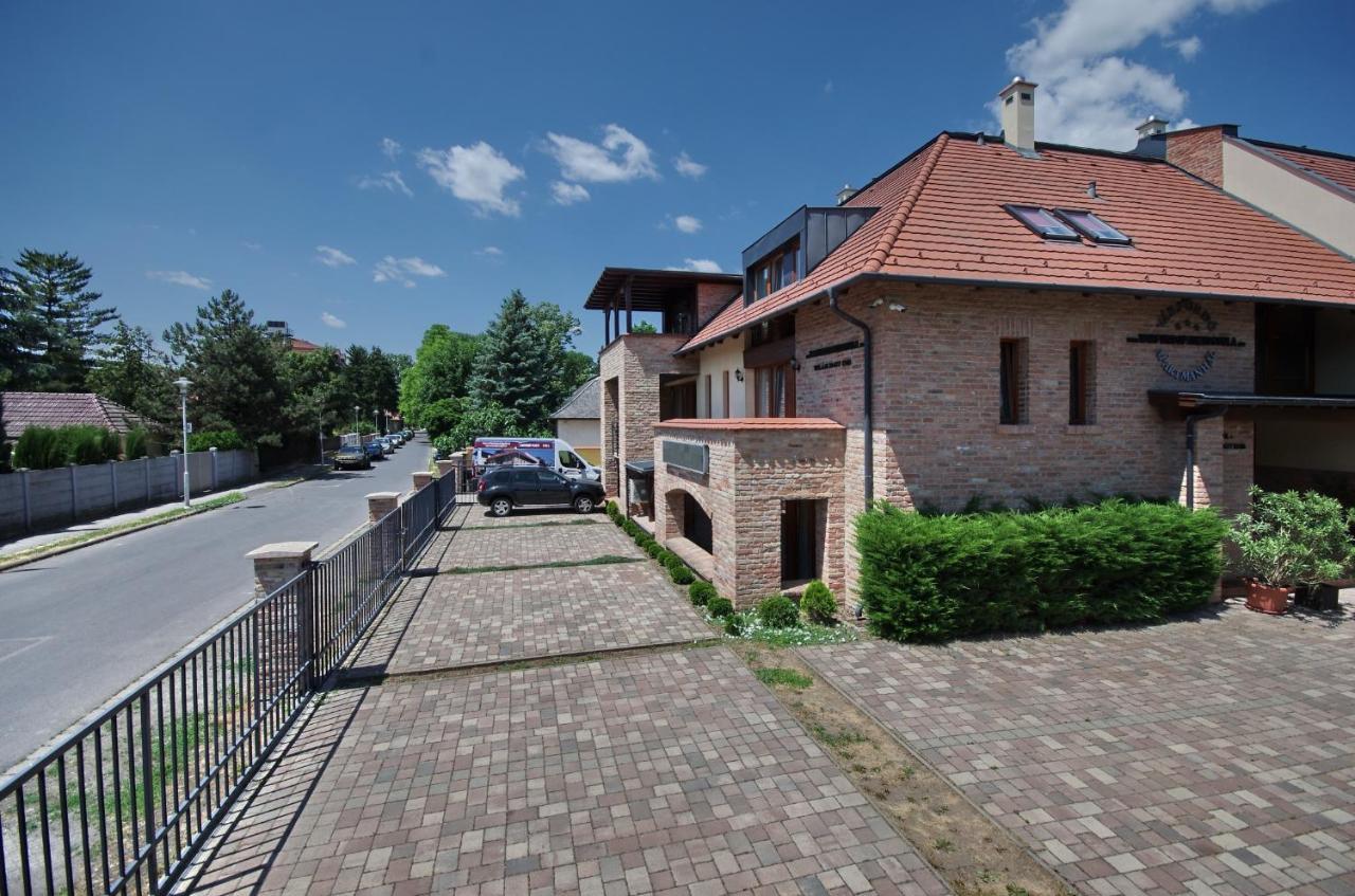 Várfürdő Panzió Gyula Exterior foto