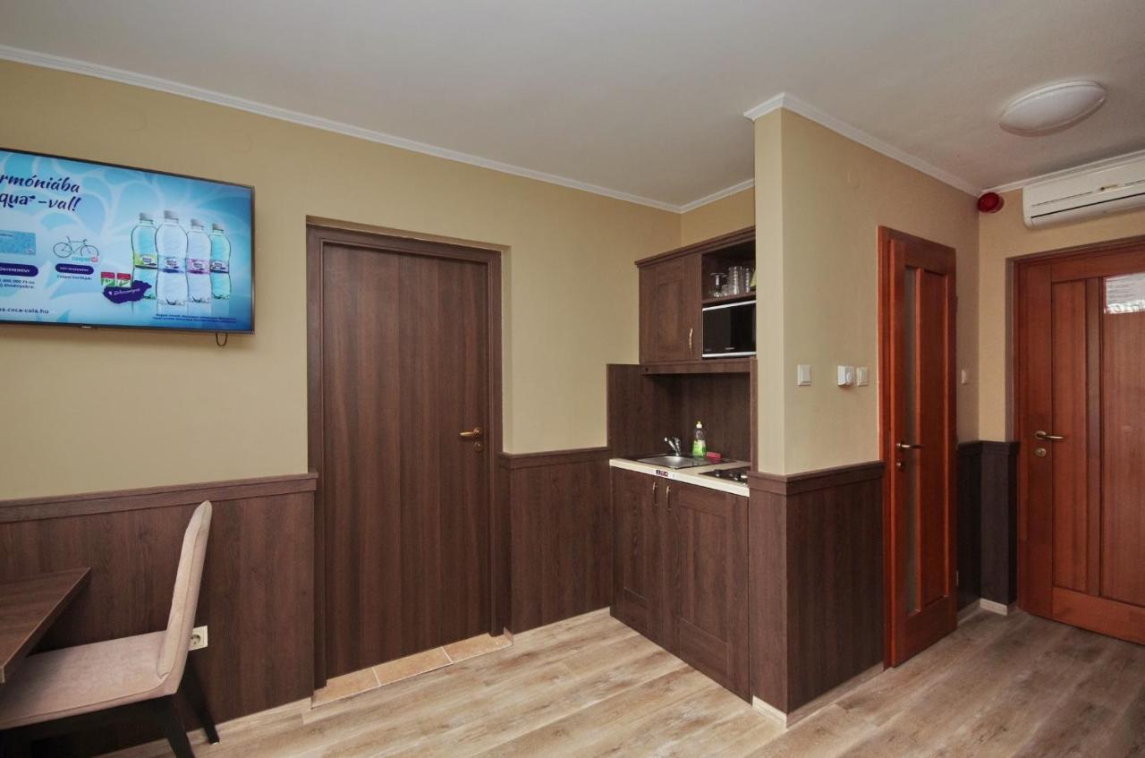 Várfürdő Panzió Gyula Exterior foto