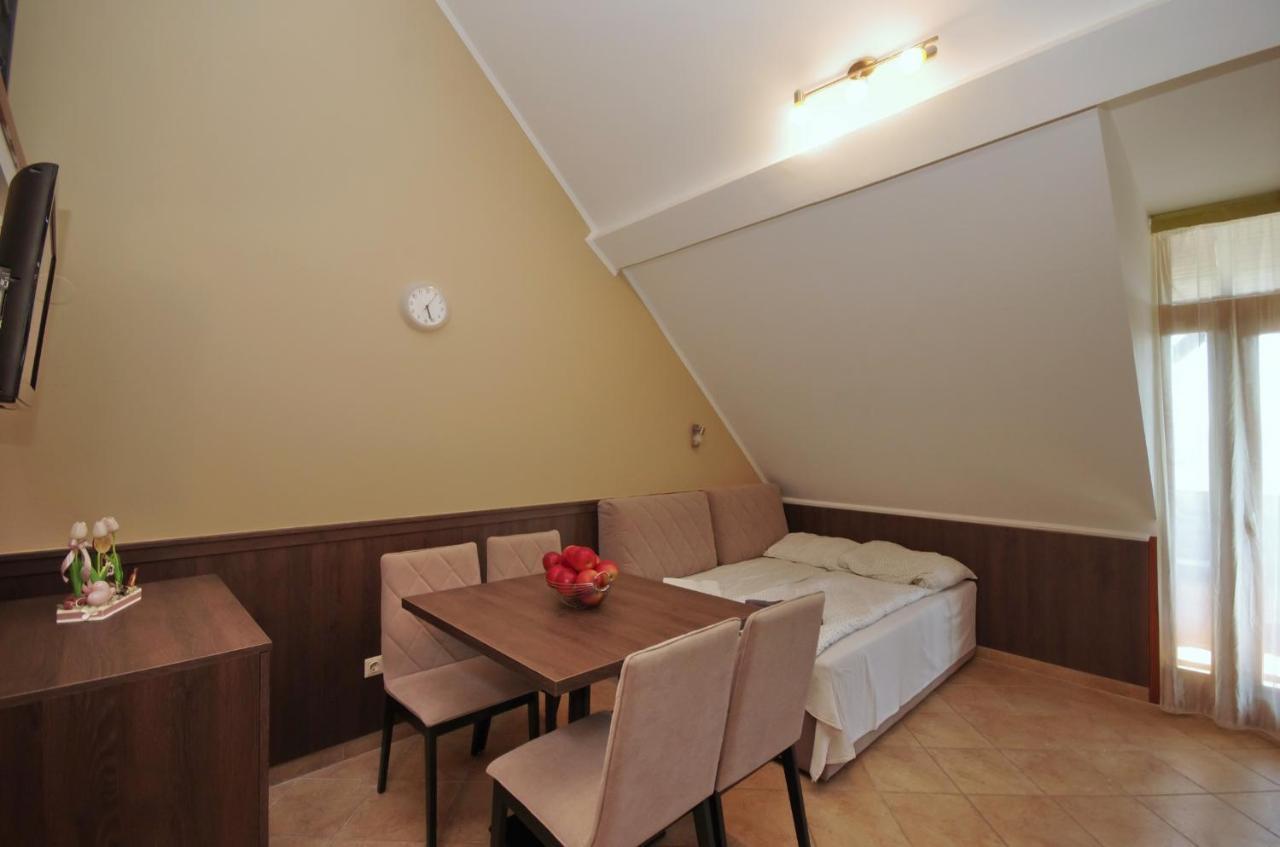 Várfürdő Panzió Gyula Exterior foto